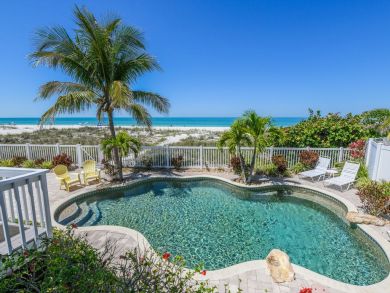 Three Bedroom Condo Sleeps 6 Full Gulf Views Communal Pool